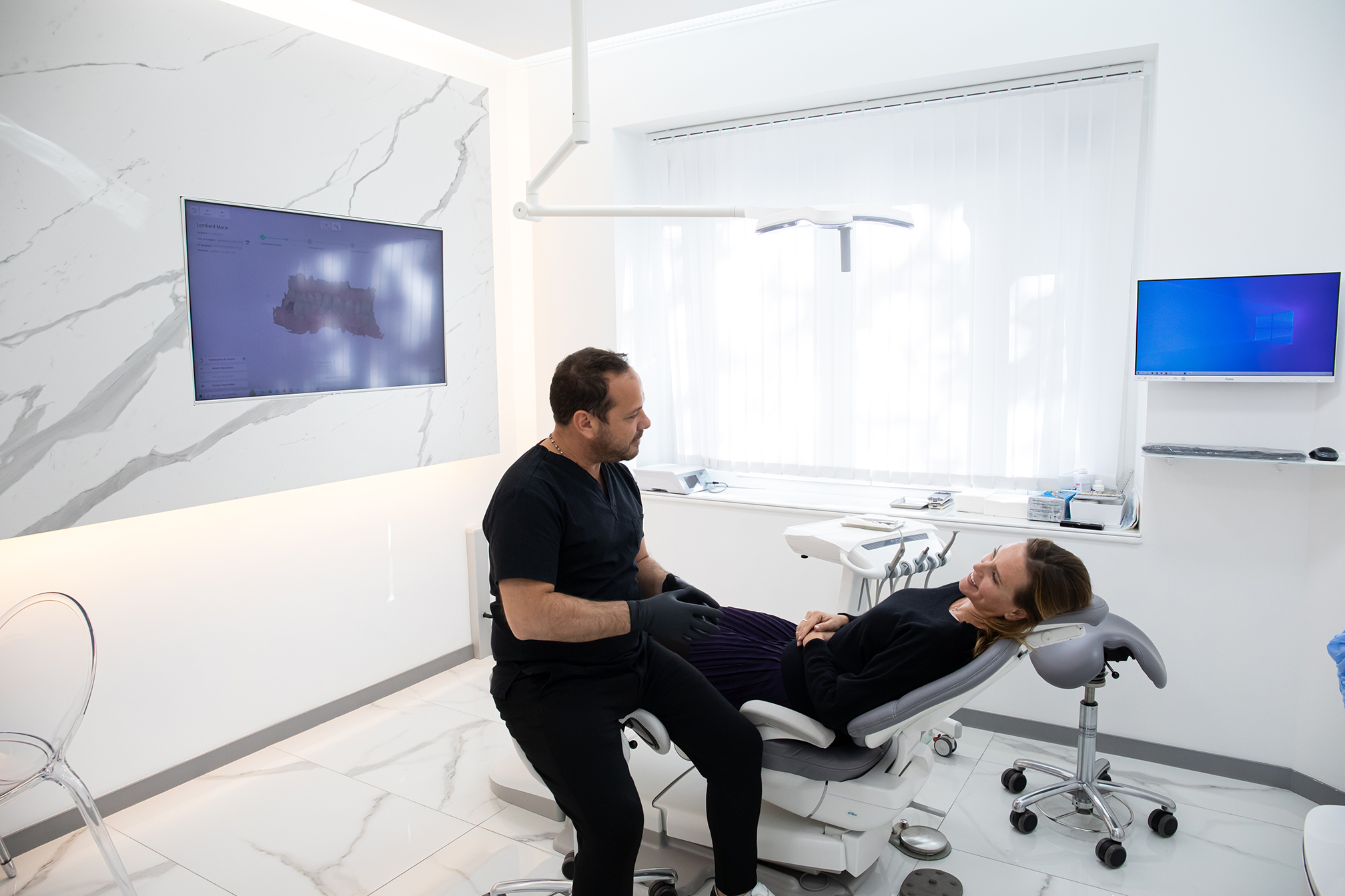 Consultation dentaire pour l’alignement des dents